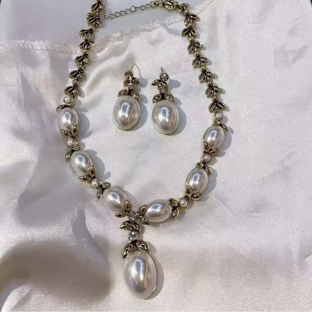Luxury vintage Gold and Pearl Jewelry Set high quality